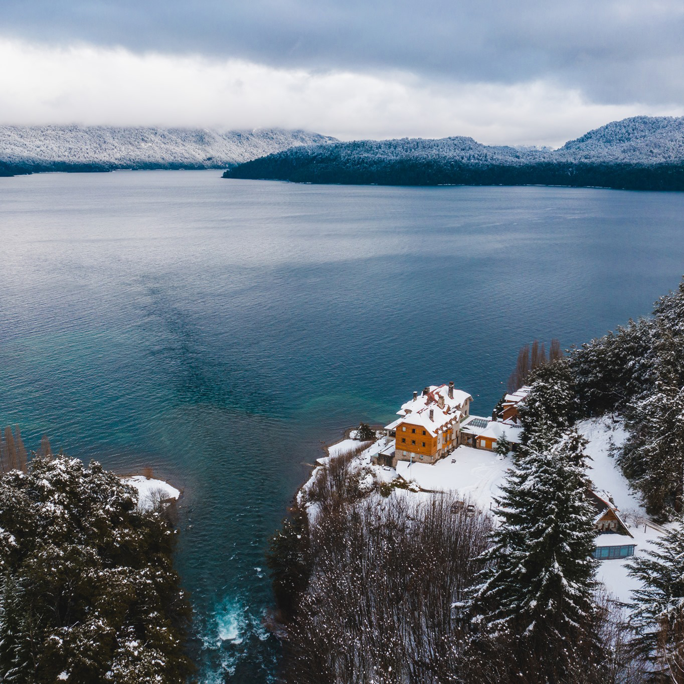 CORRENTOSO Lake & River Hotel