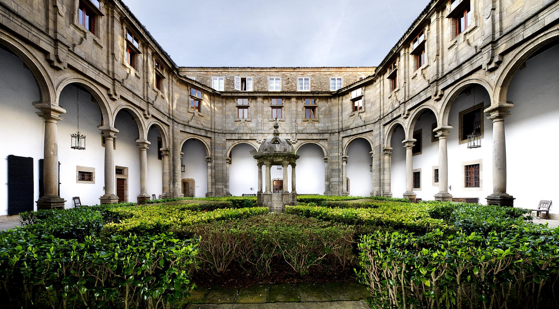 Parador de Santiago 40 claustro san mateo