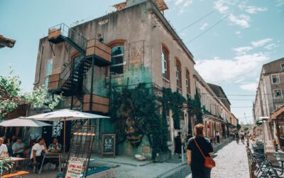 LISBOA ENTRE MURALES VIBRANTES Y LIBRERÍAS HISTÓRICAS
